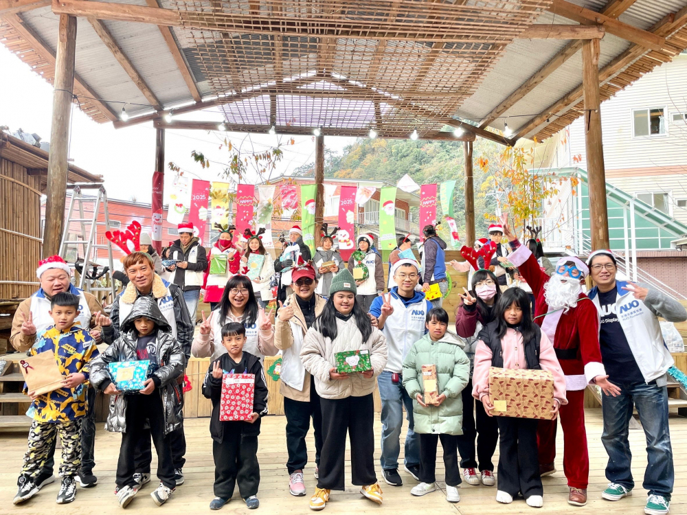 友達永續基金會號召「圓夢計畫」行動連續23年，由同仁凝聚內部愛心與資源送往偏鄉，累積為逾萬名兒童圓夢，實踐友達共創共好的永續精神。